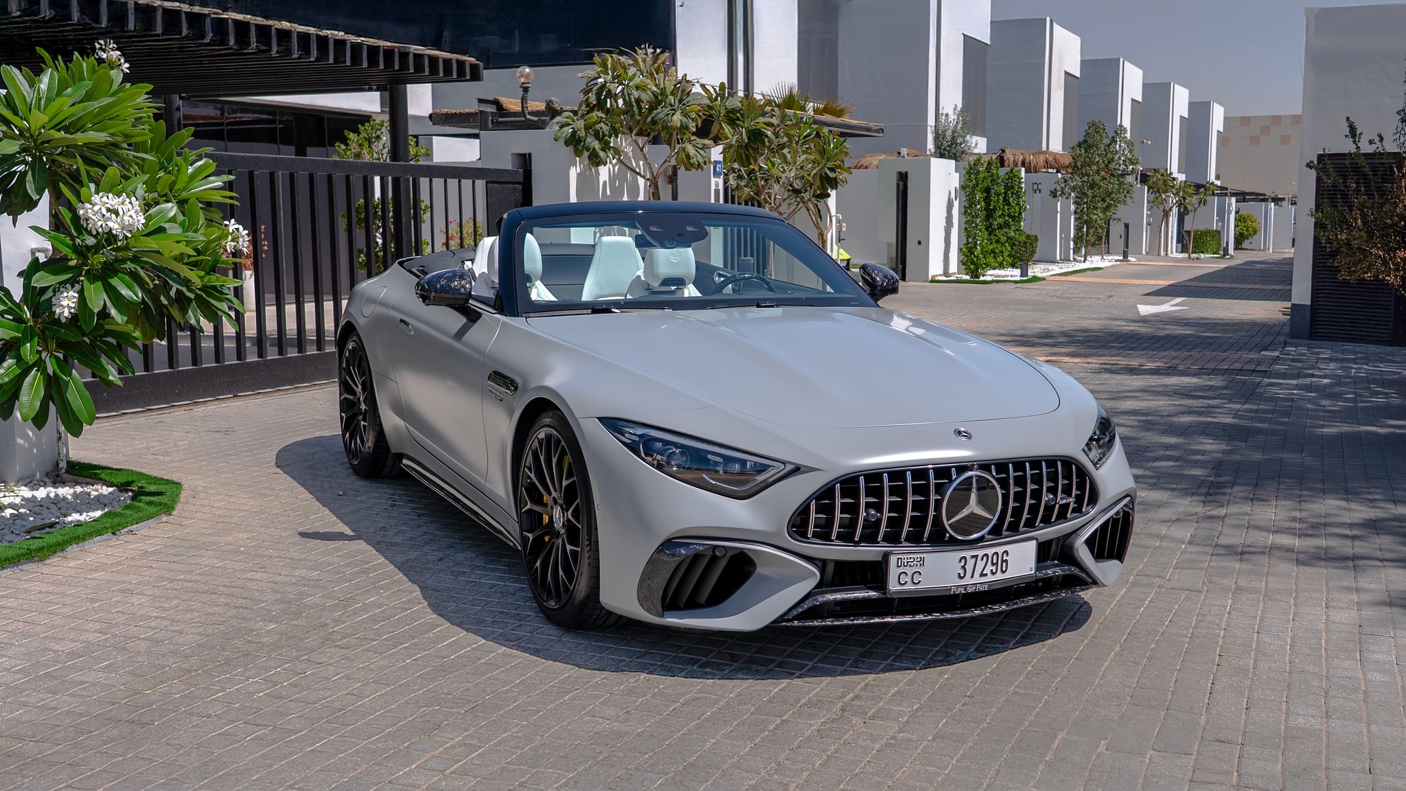 Renting a Mercedes for Your Wedding Day