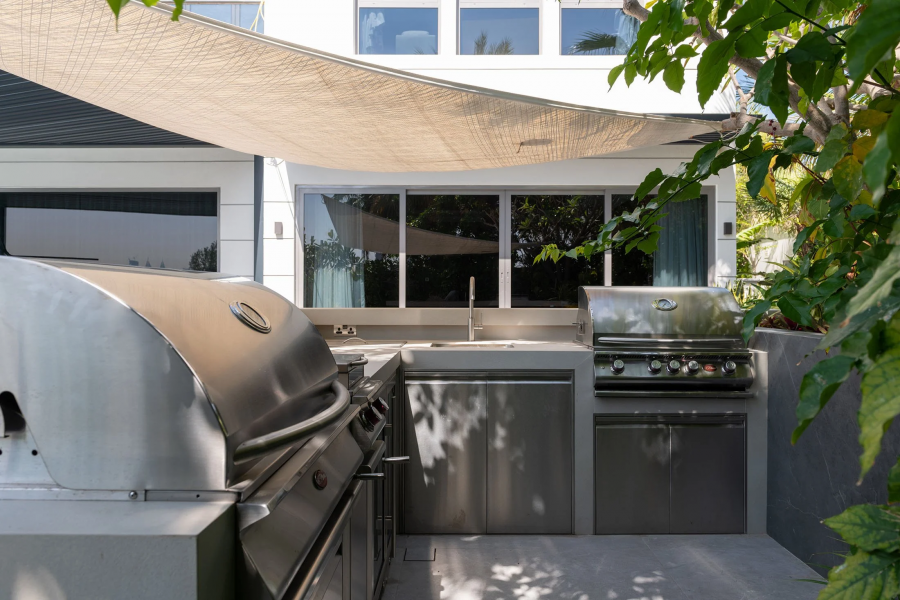 Simple Trends In Luxury Outdoor Kitchens